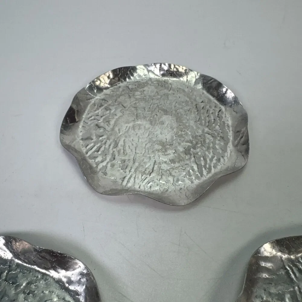 VTG 1950s Hammered Aluminum Set 3 Coasters Scalloped Rim Silver 4